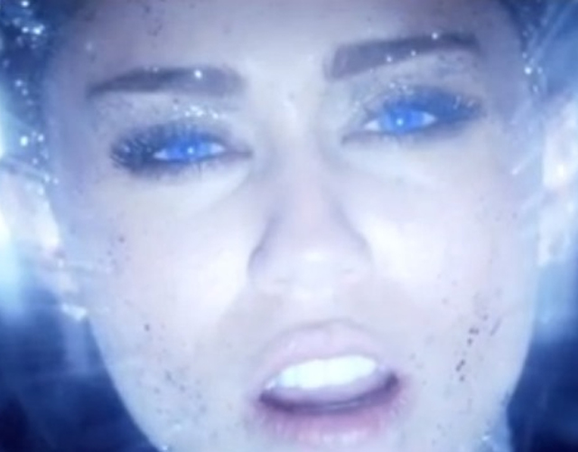 Miley Cyrus, desnuda y alienígena en el vídeo de 'Real And True' con Future y Mr Hudson
