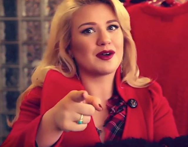 Kelly Clarkson estrena el vídeo de 'Underneath The Tree'
