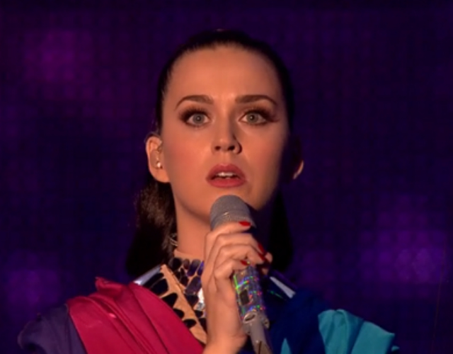 Katy Perry sorprende con un acústico de 'Unconditionally'
