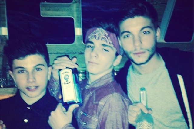 La foto del hijo de Madonna con una botella de ginebra en Instagram