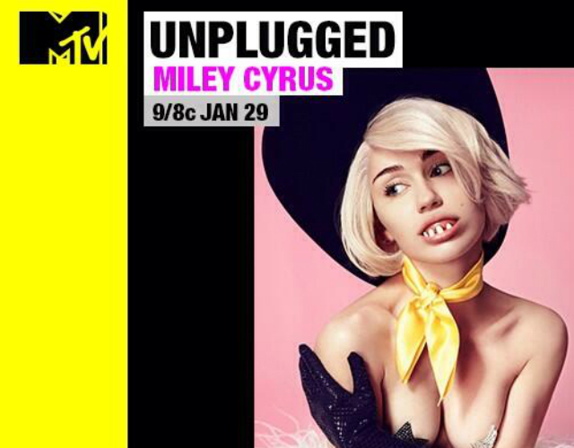 Miley Cyrus sin ropa y con una dentadura postiza en su 'MTV Unplugged'