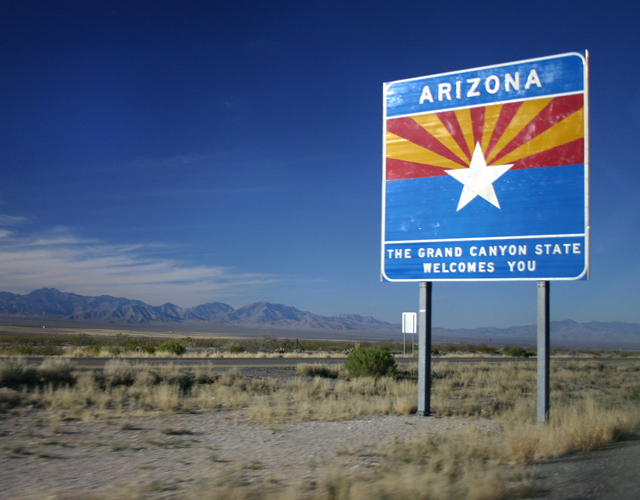Arizona aprueba una ley para discriminar a los gays