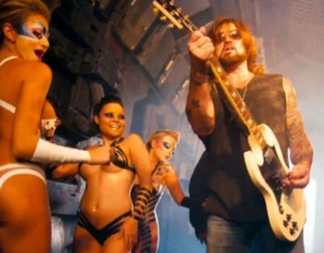 Billy Ray Cyrus twerking