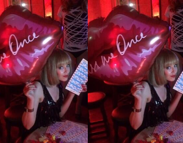 Kylie estrena nuevas canciones de 'Kiss Me Once' en un evento en Londres