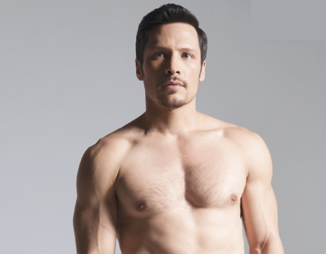 Nick Wechsler de 'Revenge', sin camiseta para 'Da Man'