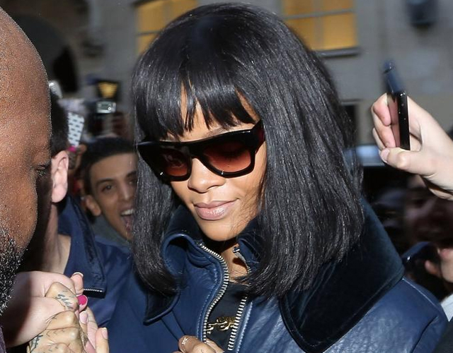 Rihanna, aplastada por sus fans en París
