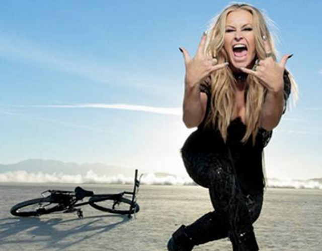 Anastacia estrena 'Stupid Little Things', nuevo single