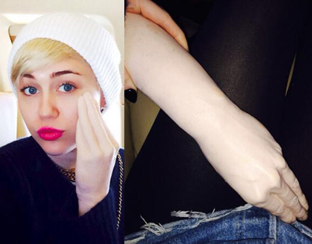 Miley Cyrus posa con un dildo para fisting en forma de mano
