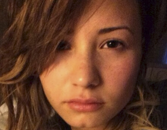 Demi Lovato comparte una selfie sin maquillar