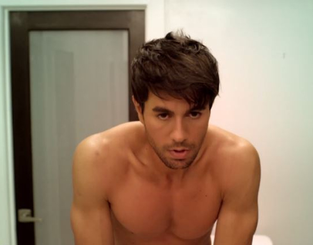 Enrique Iglesias desnudo