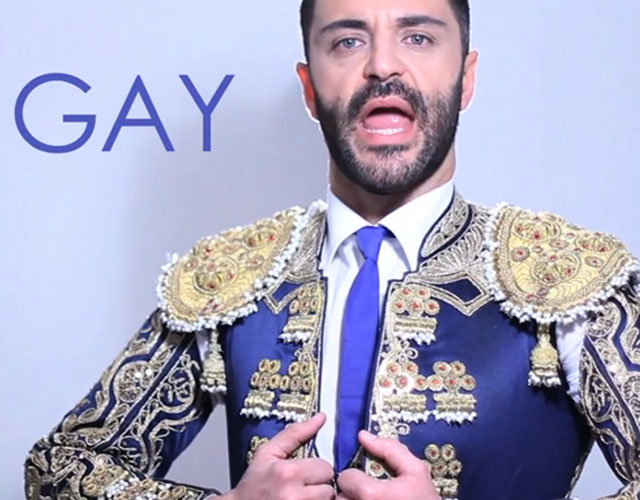 'I Am Gay', vídeo de Frank Romero de Locomía