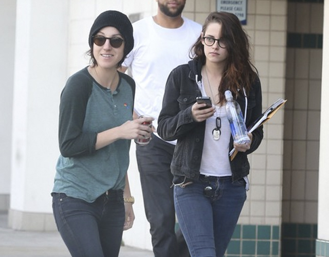Kristen Stewart, lesbiana: sale con una chica Kristen Stewart, lesbiana: sale con una chica