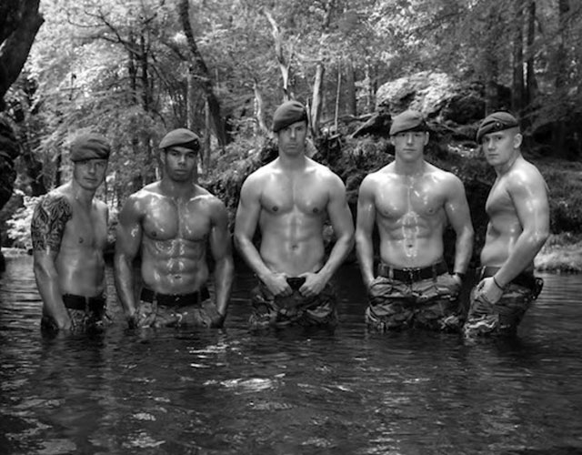 Los Royal Marines británicos desnudos en su calendario