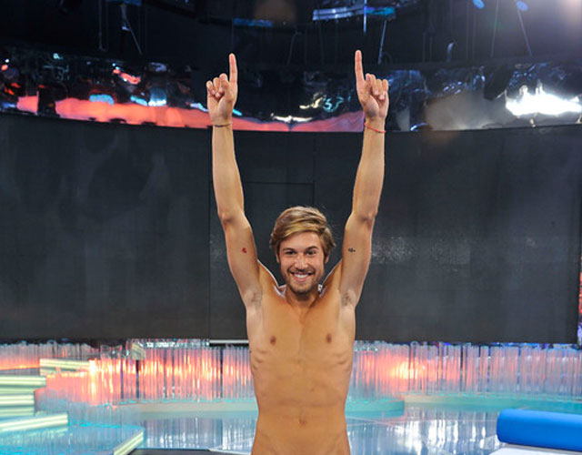 Abraham desnudo tras ganar 'Supervivientes 2014'