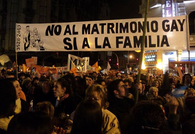 Crecen las agresiones homófobas en España