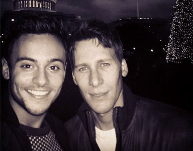 Tom Daley y Dustin Lance Black sin camiseta en Instagram