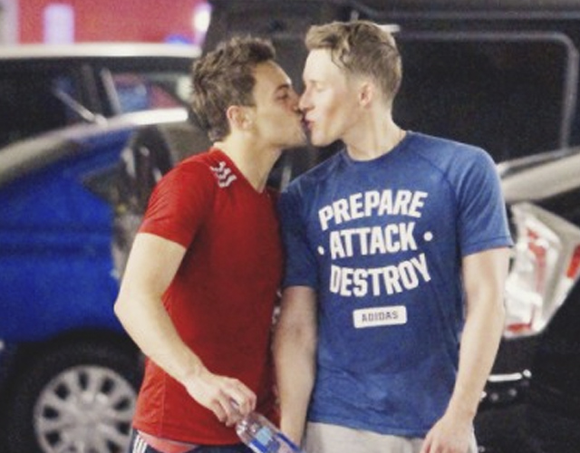 Besos en público entre Tom Daley y Dustin Lance Black