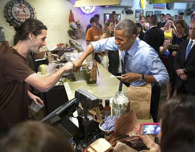 La conversación de Obama con un travesti en un restaurante de comida rápida