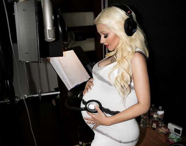 Christina Aguilera, grabando su nuevo disco embarazadísima