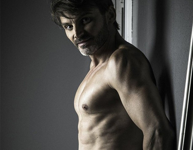 Fernando Tejero desnudo y presumiendo de músculos en Instagram
