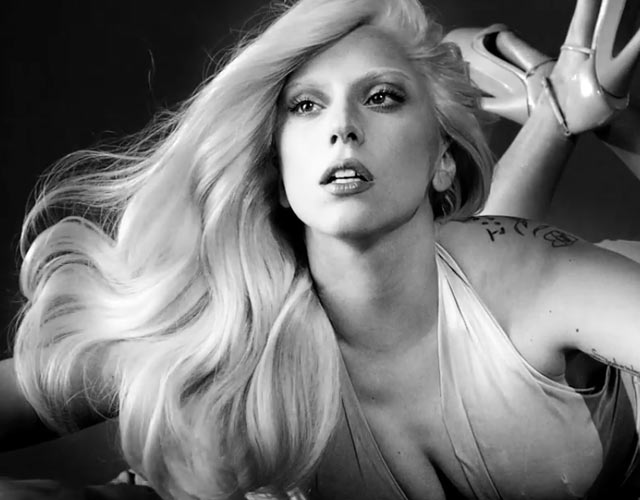 Lady Gaga Eau de Gaga anuncio