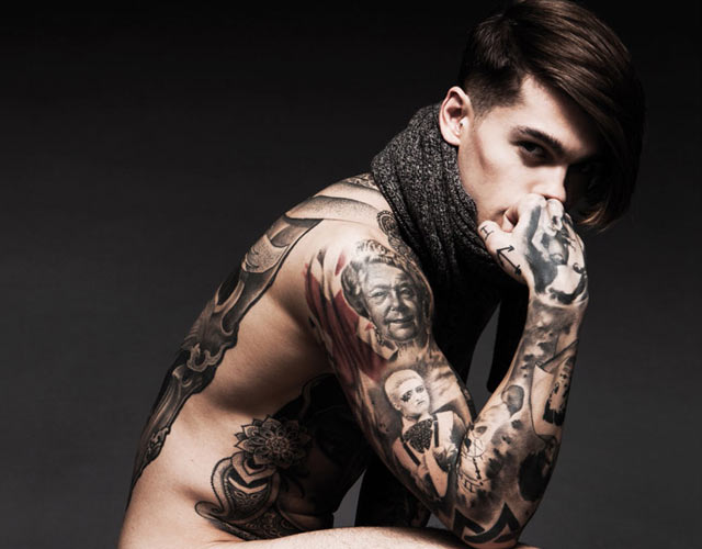 Modelo tatuado desnudo: así posa Stephen James para Hedonist Magazine