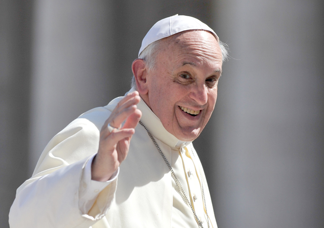 El Papa casa a 20 parejas no católicas, pero ninguna homosexual