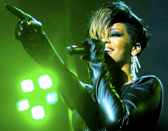 Rihanna Super Bowl Run this town