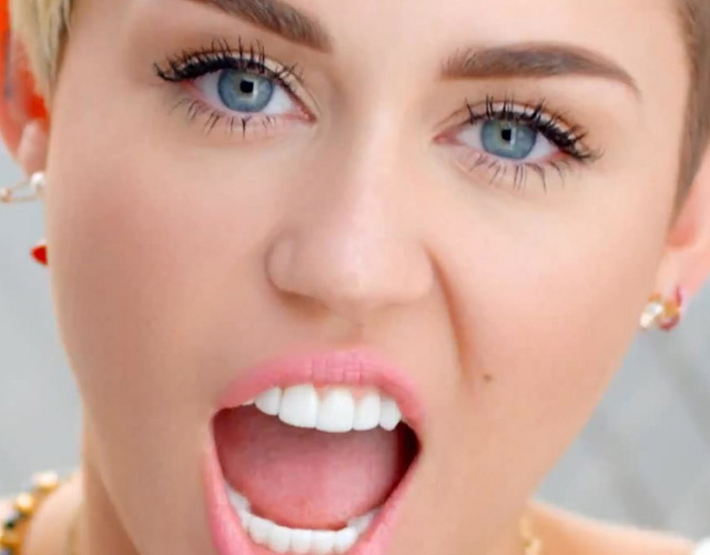 Ariana Grande defiende a Miley Cyrus