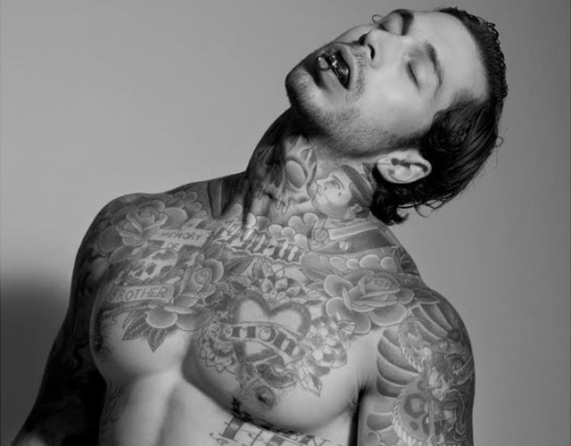 Alex Minsky desnudo Out