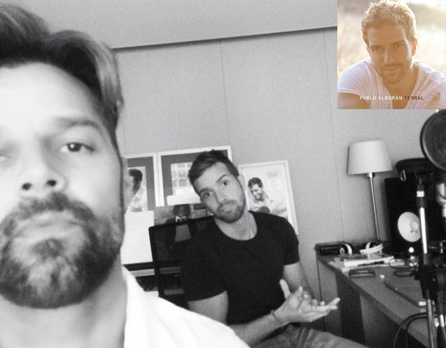 Pablo Alborán y Ricky Martin cantan juntos 'Quimera', ¿y hablan sobre su relación en el armario?