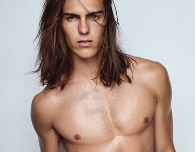 Travis Smith, desnudo en las 'Towel Series' de Mario Testino