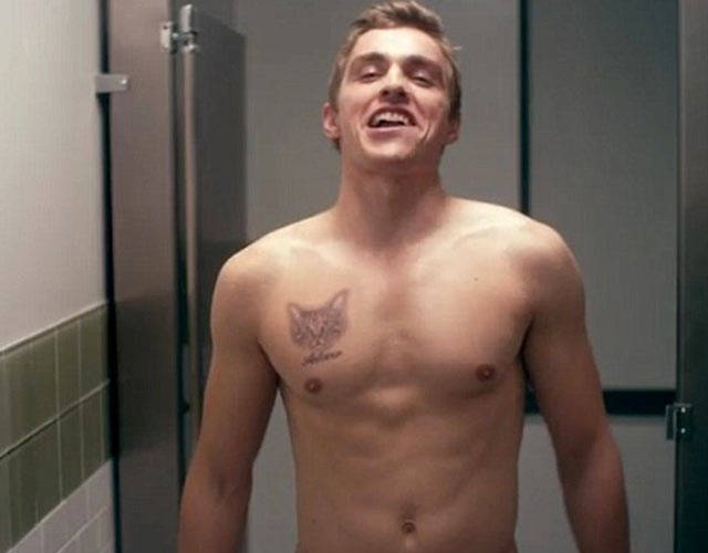 Dave Franco desnudo