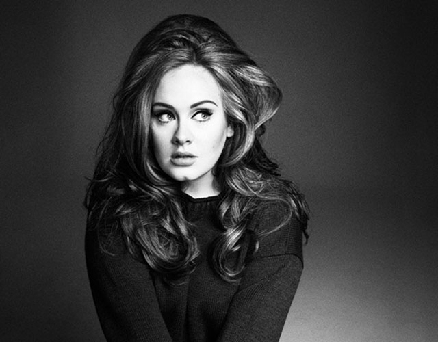El disco de Adele se retrasa hasta 2016