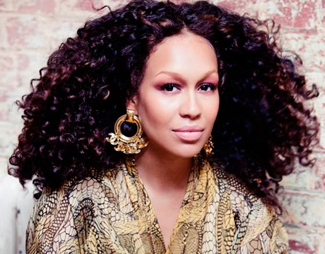 Rebecca Ferguson disco versiones