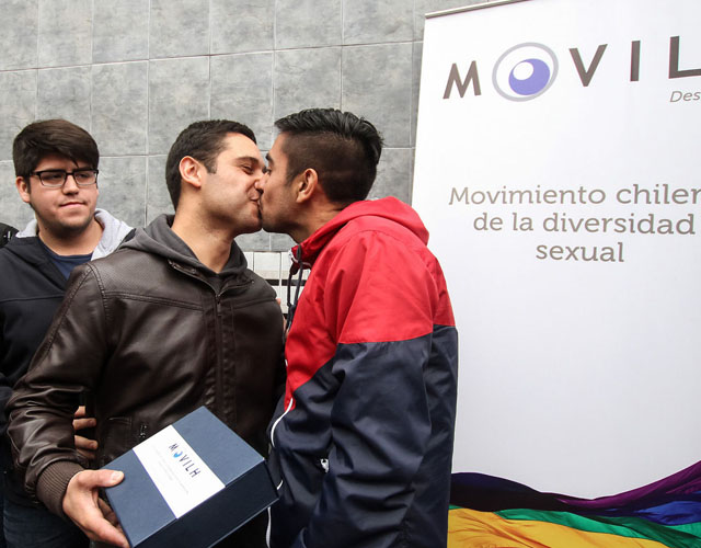 Chile aprueba la unión civil entre homosexuales