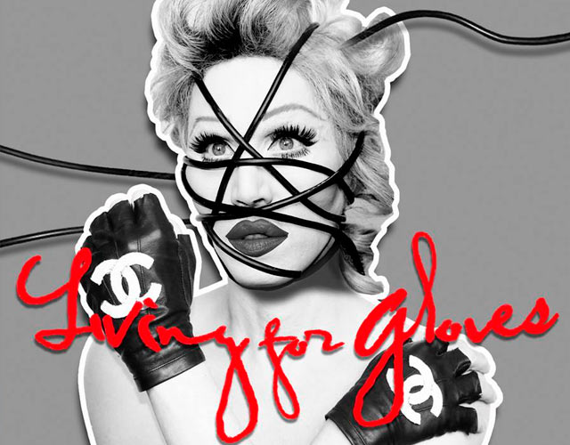 Charlie Hides parodia 'Living For Love' de Madonna