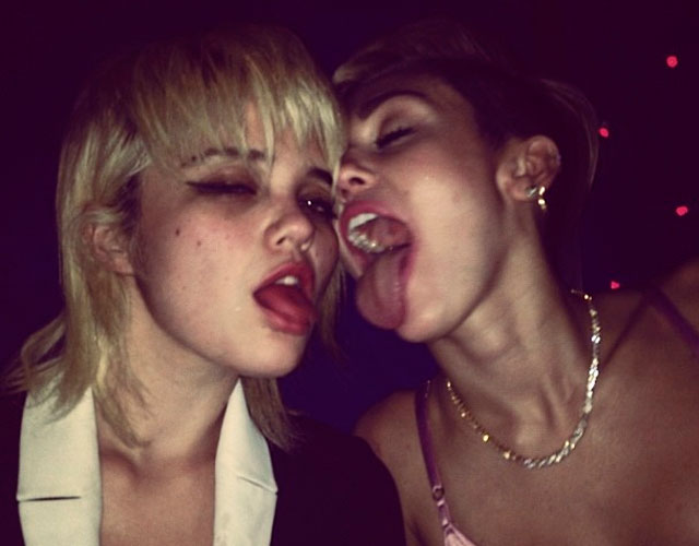 Miley Cyrus y Sky Ferreira, desnudas y juntas en Instagram