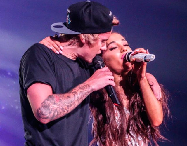 Ariana Grande y Justin Bieber cantan juntos en la gira 'Honeymoon Tour'