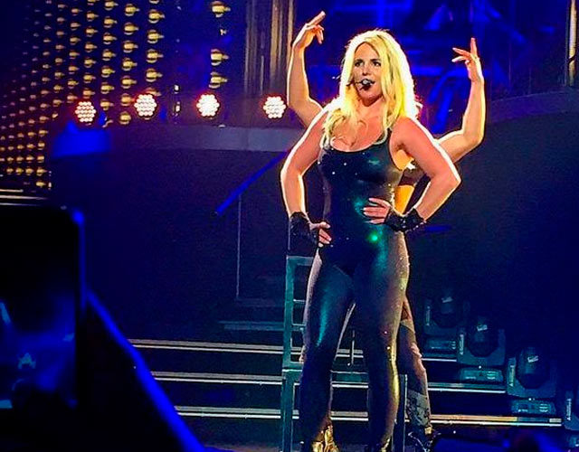 Britney pierde sus extensiones en directo en Las Vegas