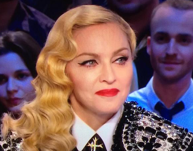 Madonna se arriesga en sus directos en París