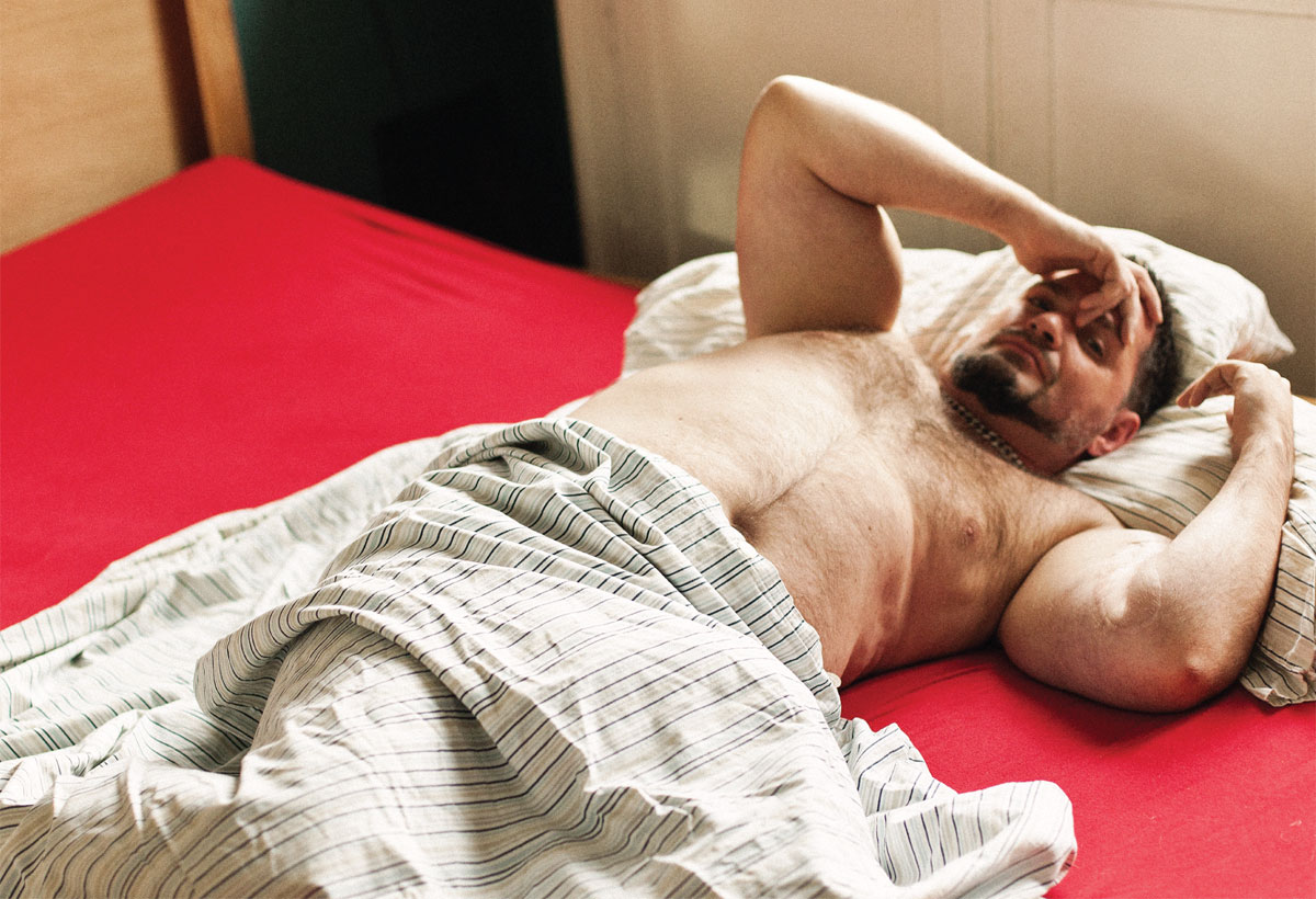 hombre con macropene