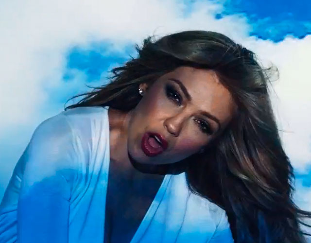 Thalía lanza vídeo para 'Solo Parecía Amor'