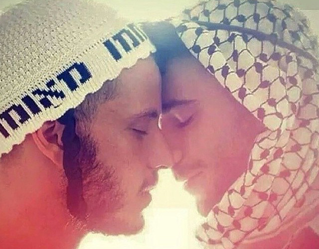 Madonna desata la polémica con una pareja gay judía y musulmana