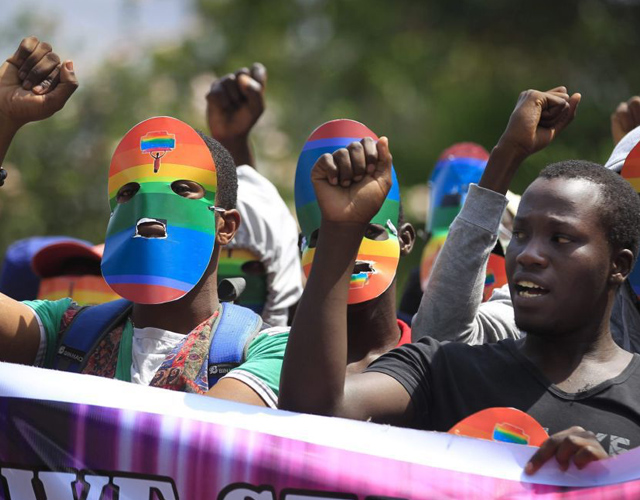 El presidente de Gambia quiere rajar el cuello a todos los homosexuales