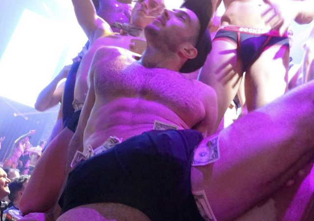 Los actores desnudos de Broadway Bares 2015