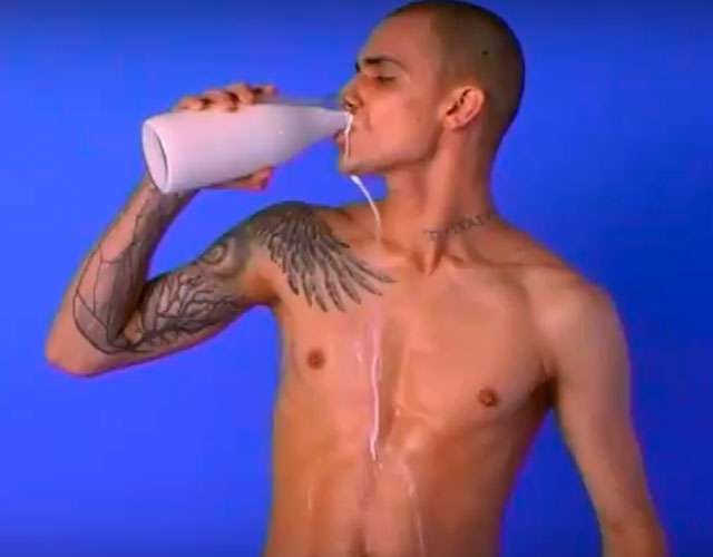 El homoerótico vídeo de 'Milk-Choc' de Kazaky