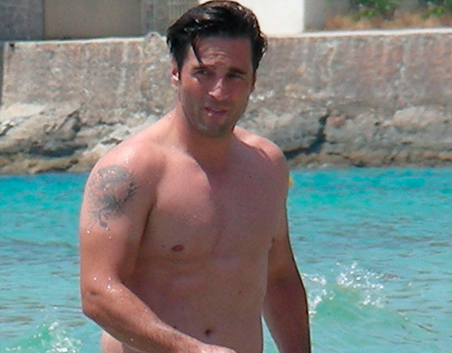 David Bustamante desnudo: las vacaciones en Ibiza del cantante