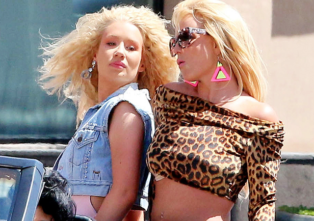 El equipo de Britney Spears asegura que Iggy Azalea fue imposible en el rodaje de 'Pretty Girls'