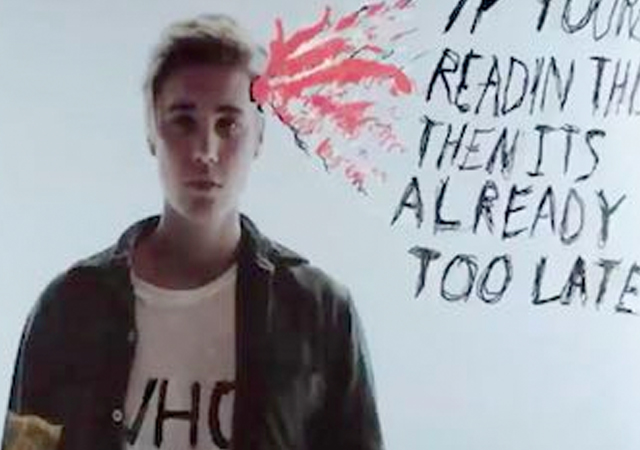 Un pene atraviesa a Justin Bieber en su nuevo vídeo